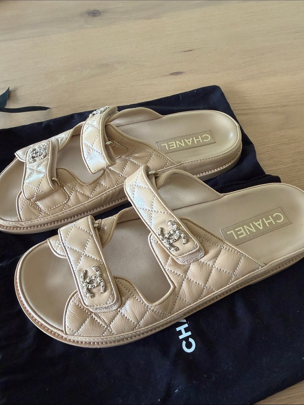 CHANEL 24P Beige Quilted Lambskin CC Dad Slide Sandals - Size 10.5/40.5